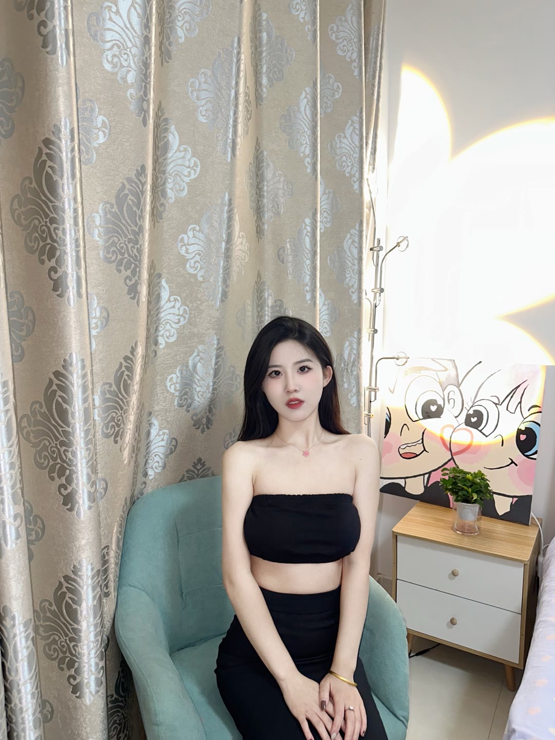 年轻丰满熟女，有女人味